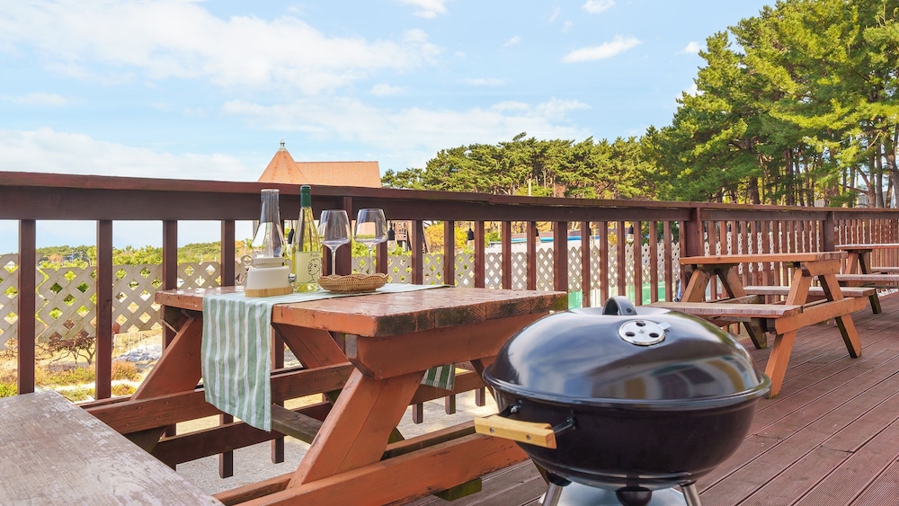 Taean Vintage House Pet-friendly Pension