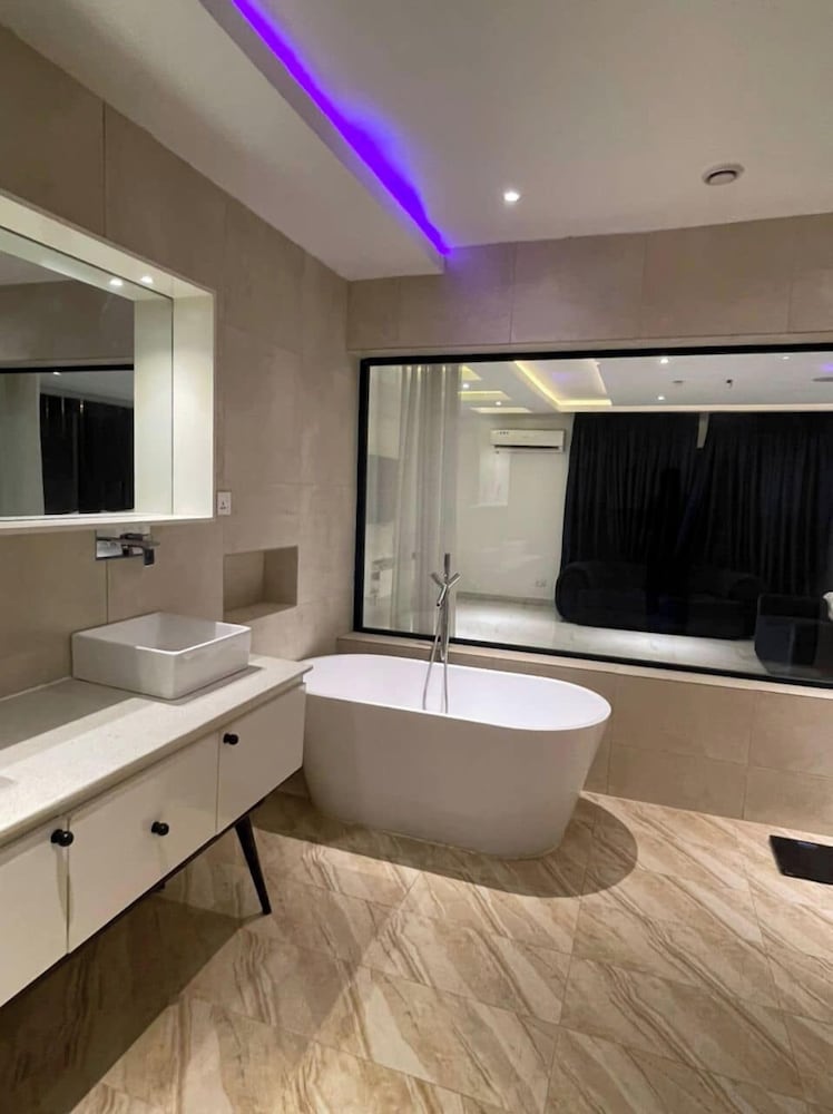 Luxury and Smart Homes