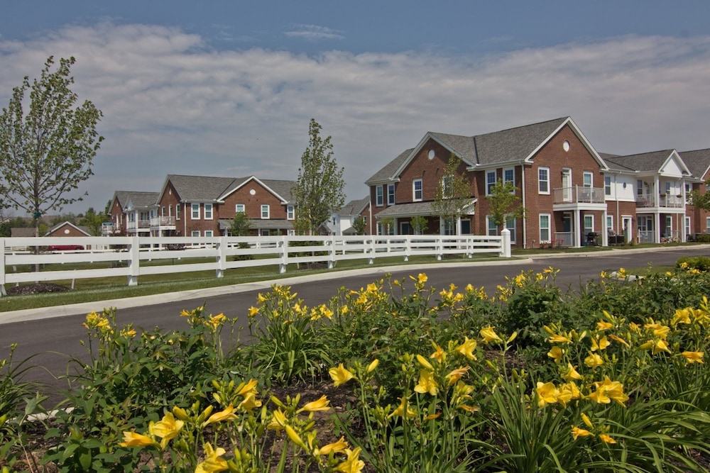 Ground Floor 2BR w Lux Amenities At Albany Glen