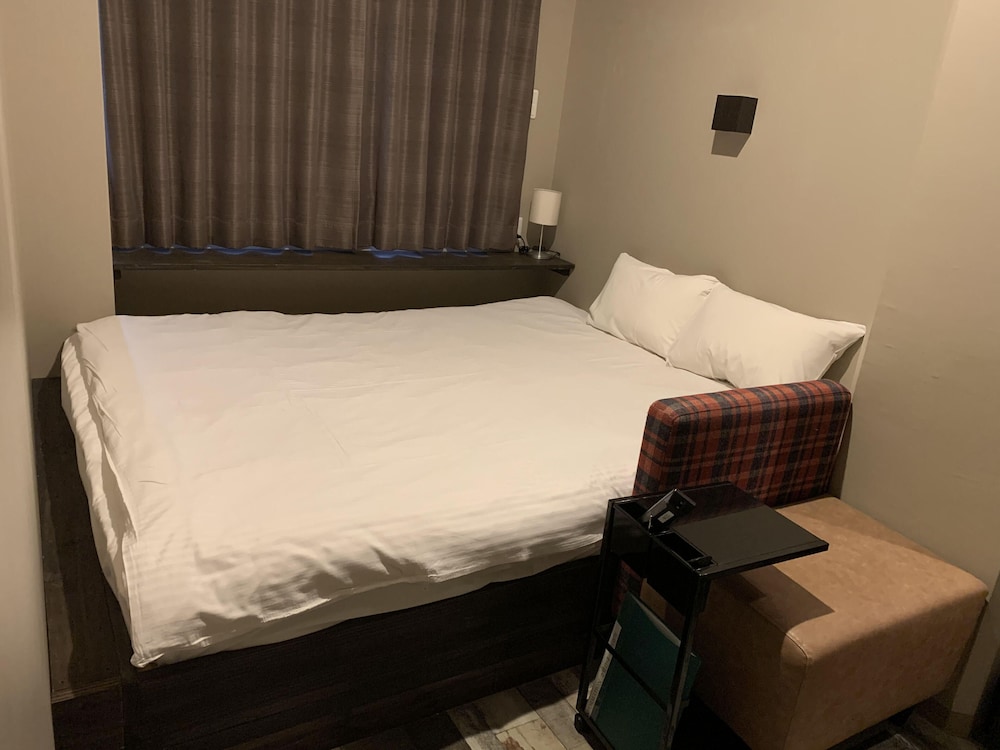 e-hostel Shinsaibashi