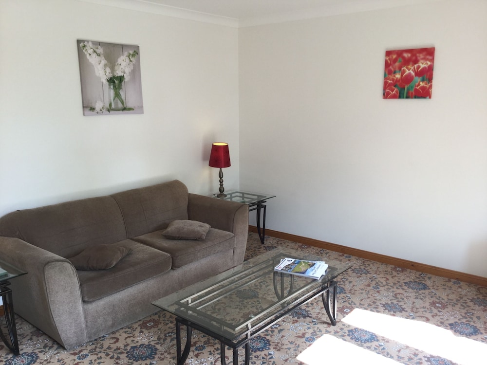 Inverness Apartments - Golf View