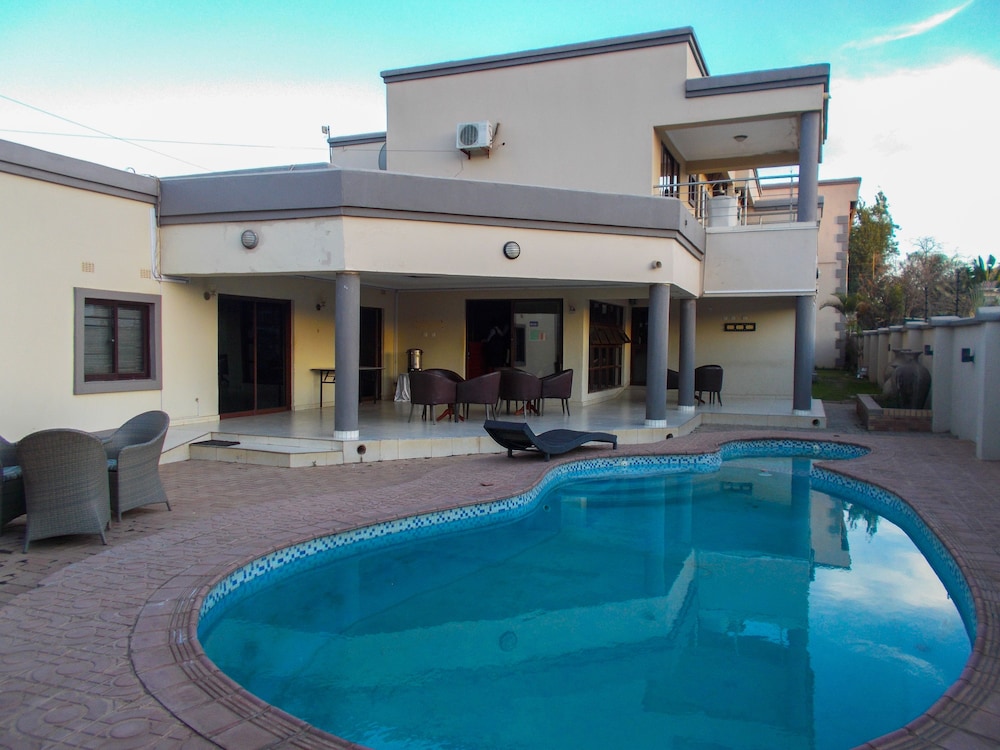 Four Pillars Lodge
