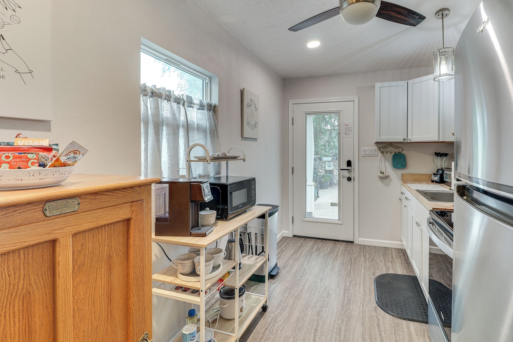 Walk to Enmu: Cozy Casita w/ Pet-friendly Yard