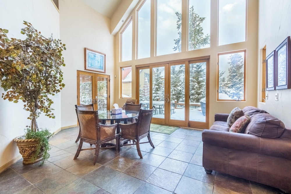 213 County Road 1041