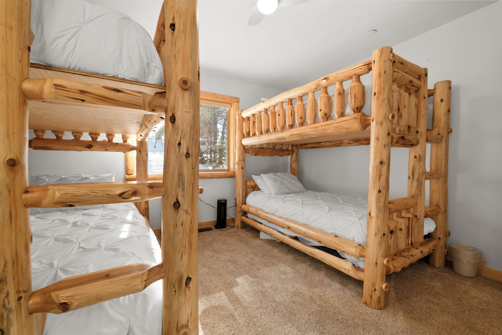 Acorn Cabin