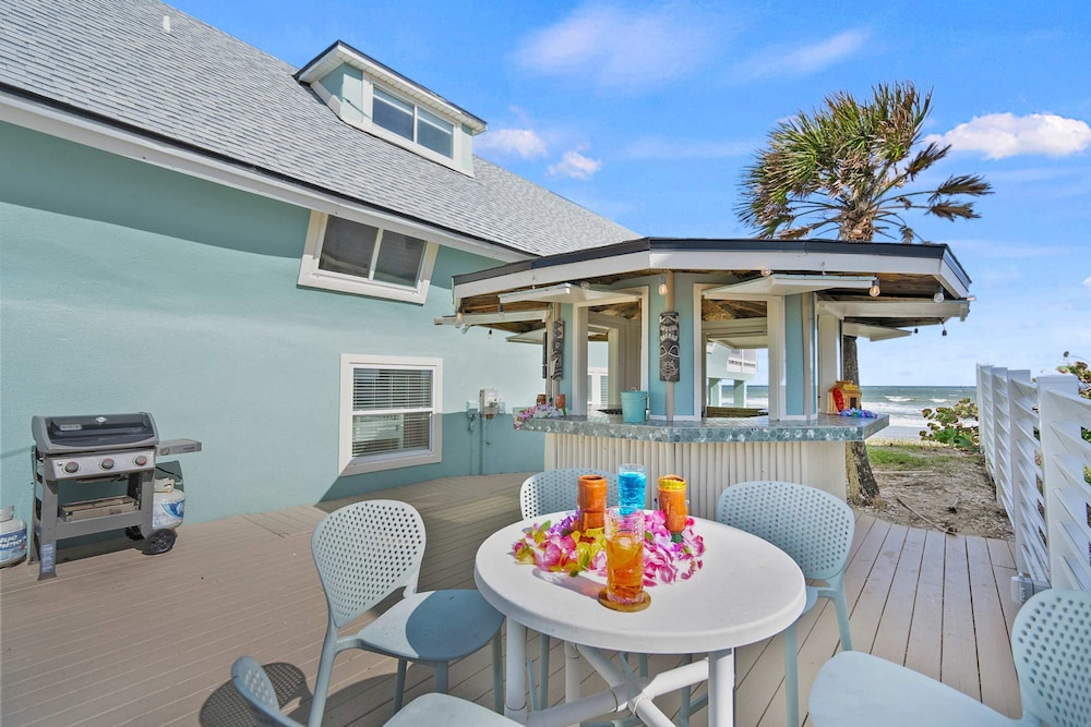 Oceanfront Serenity Under the Sea Tiki Bar BBQ