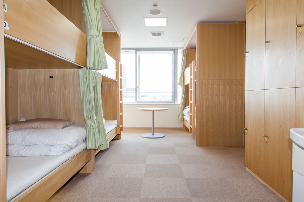 Shin-Osaka Youth Hostel