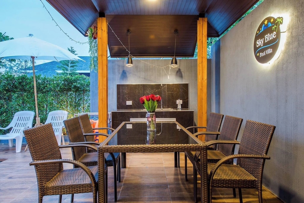 Sky Blue Private Pool Villa, Near Cham Am Beach