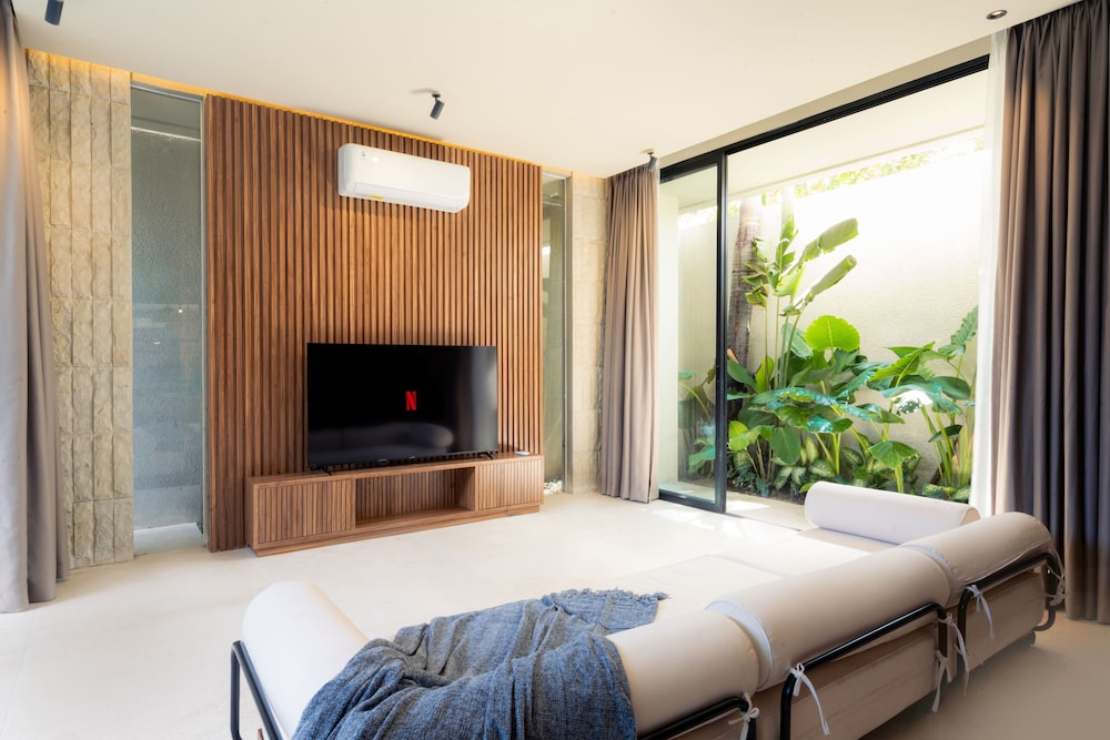 Saamu Private Luxury 3BR Villa with Pool