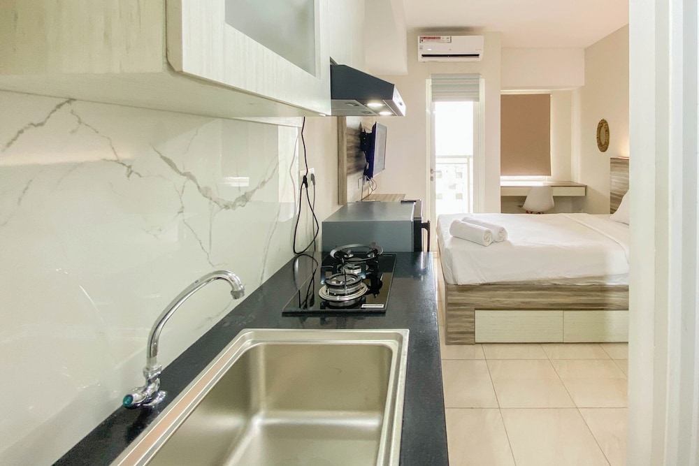 Tidy And Warm Studio At Springlake Summarecon Bekasi Apartment