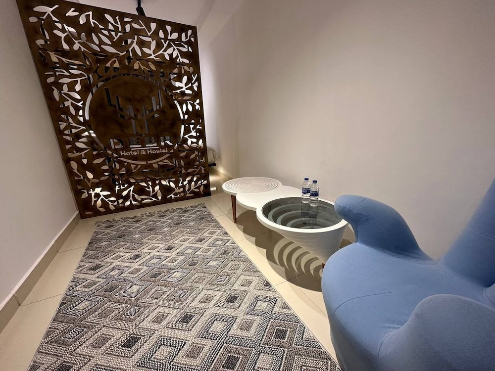 Deer Hotel & Hostel