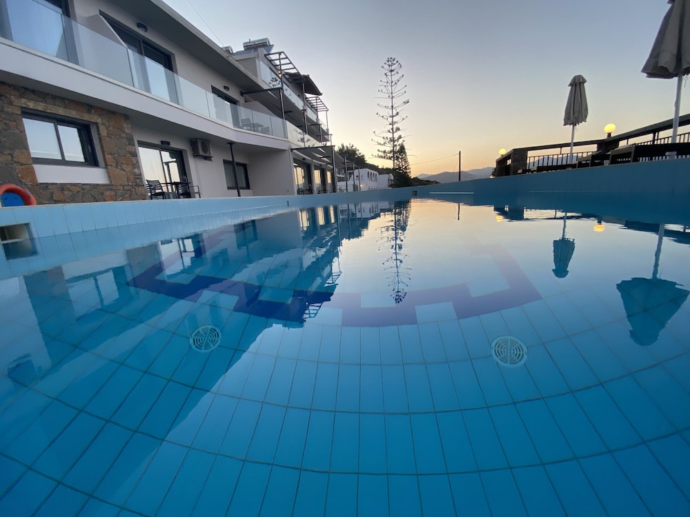 Ostria Apartments