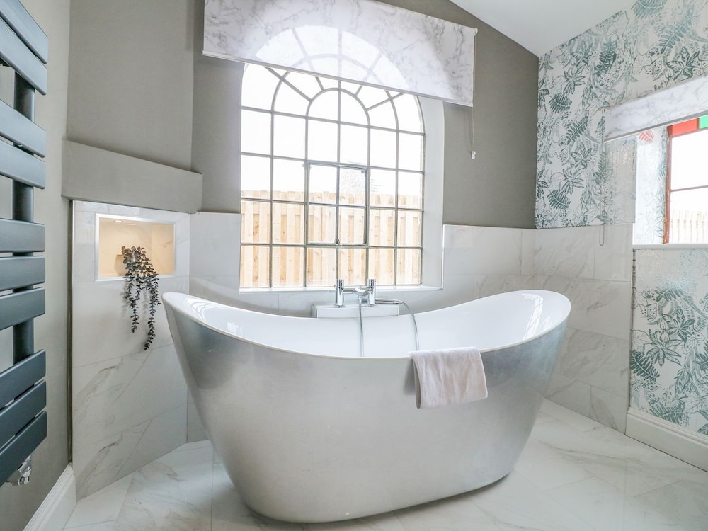 Hunters Lodge at Wildersley Farm