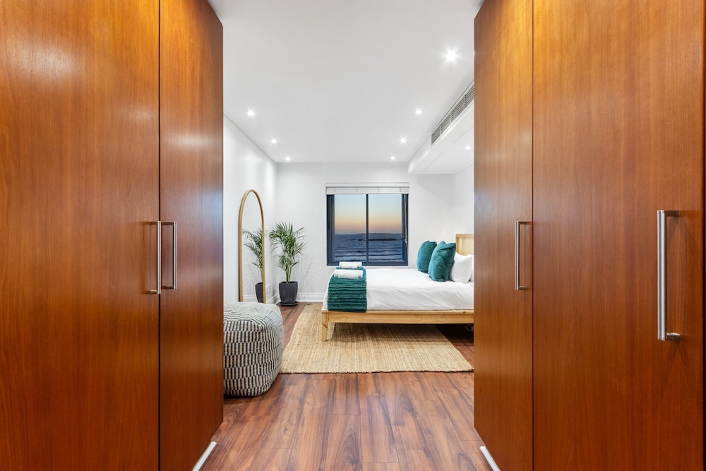 Eden on the Bay 166