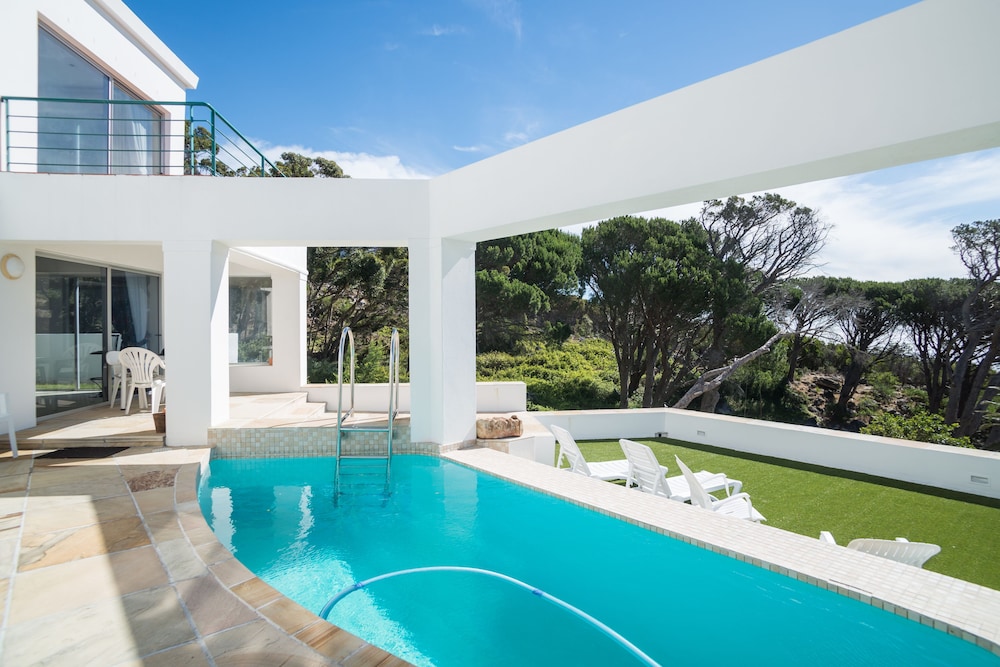 Funkey Villas