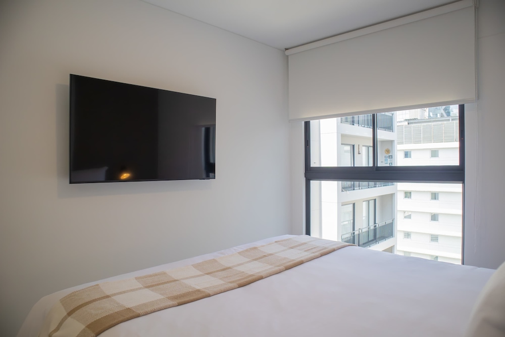 w Fantastic 2BR w Modern Deco in San Isidro