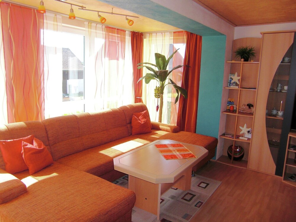 Roomy Apartment in Lichtenhain With Pond