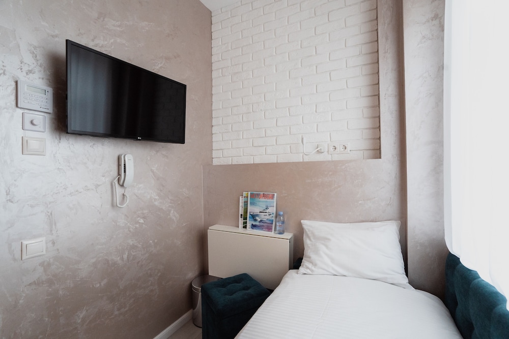 Guest House 16-8 view 5