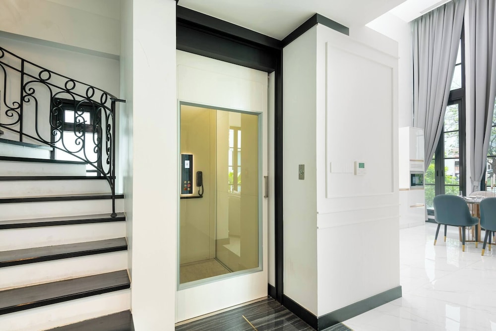 Stylish 7beds Poolhouse With Cinema & Lift - 2min to BTS