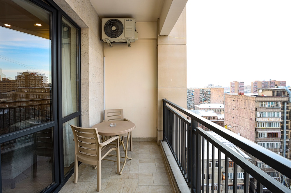 Stay Inn on Koghbatsi Str. 16