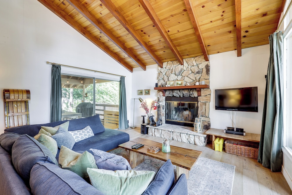 Game Room + Deck: Wooded Big Bear Lake Retreat