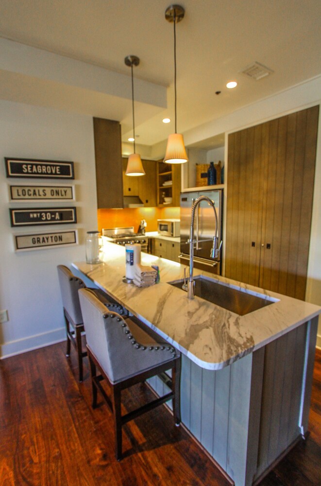 Rosemary Beach Rentals by Counts-Oakes