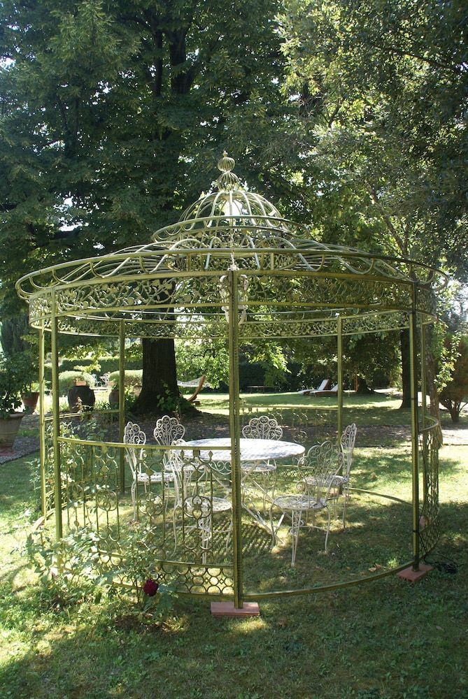 Ape Rosa Relais