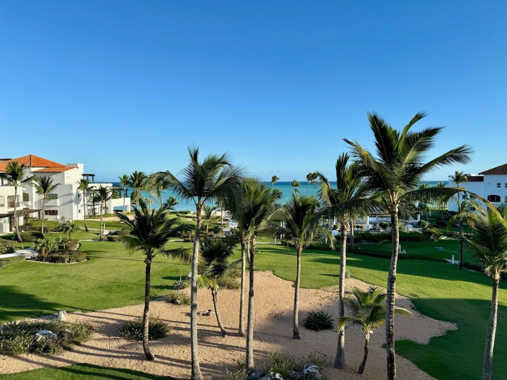 Apt With 2BR and Beach Access in Punta Palmera