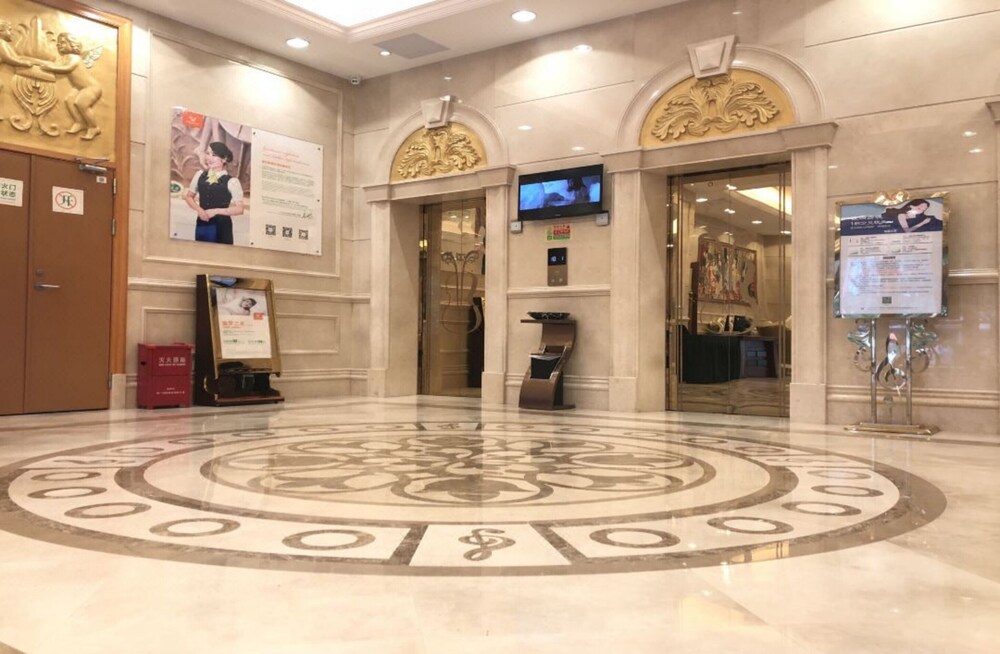 Vienna Hotel Fuyong Exhibition Center