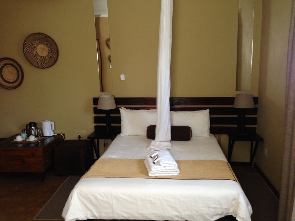 Phokoje Bush Lodge view 4