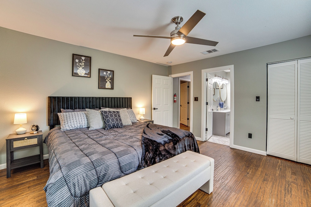 Walk to East Texas A&m! Home w/ Pet-friendly Yard
