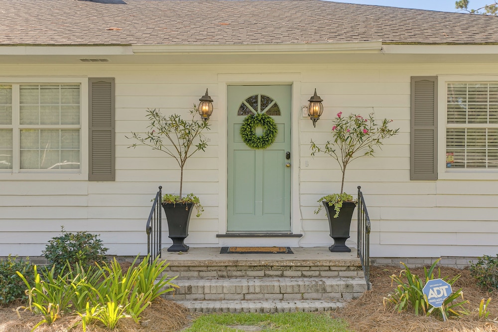 Large Private Yard: Home < 3 Mi to Dtwn Valdosta!