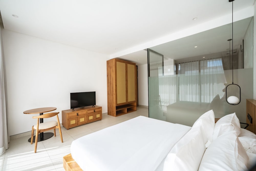 RHYS Villa Pererenan
