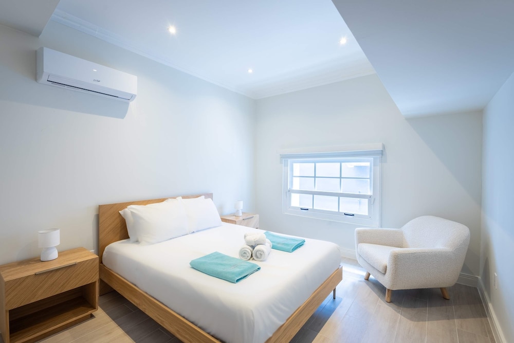 Modern Elegant Broadway Vibes in Willemstad