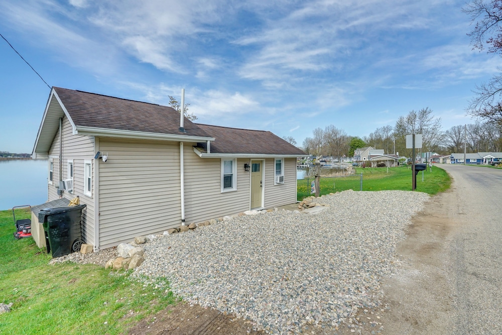 Lakefront Gem w/ Watercrafts & Dock in Coldwater!