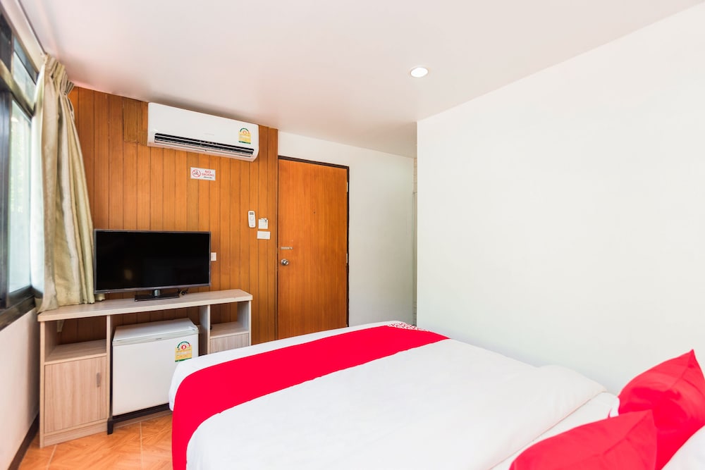OYO 423 Baan Lucky Guesthouse
