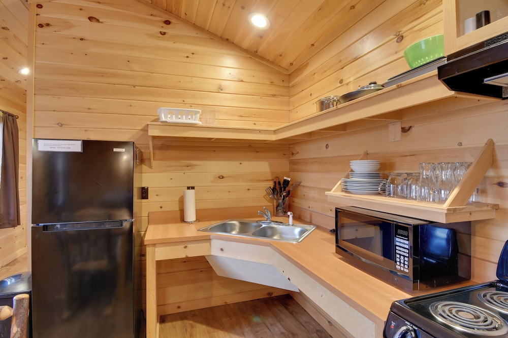 Bayfront Cabin w/ Docks & Access to Lake Ontario!