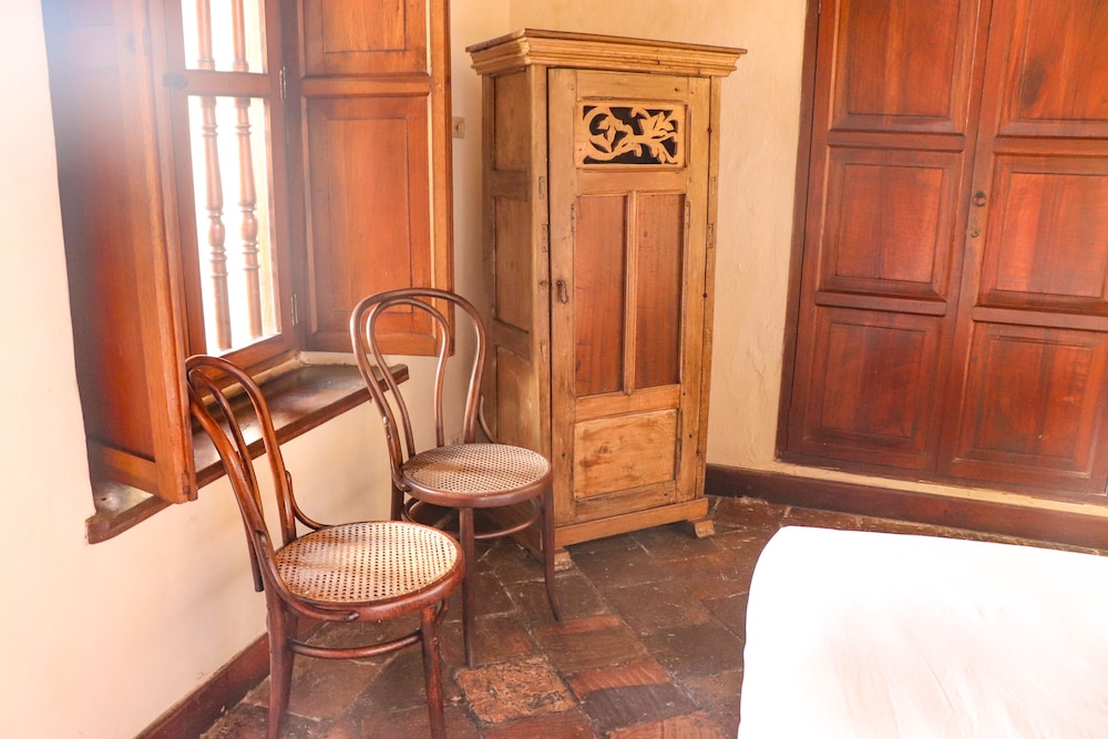 4cb4-1 Old Colonial House In the Historic Center With Pool Breakfast and Wifi