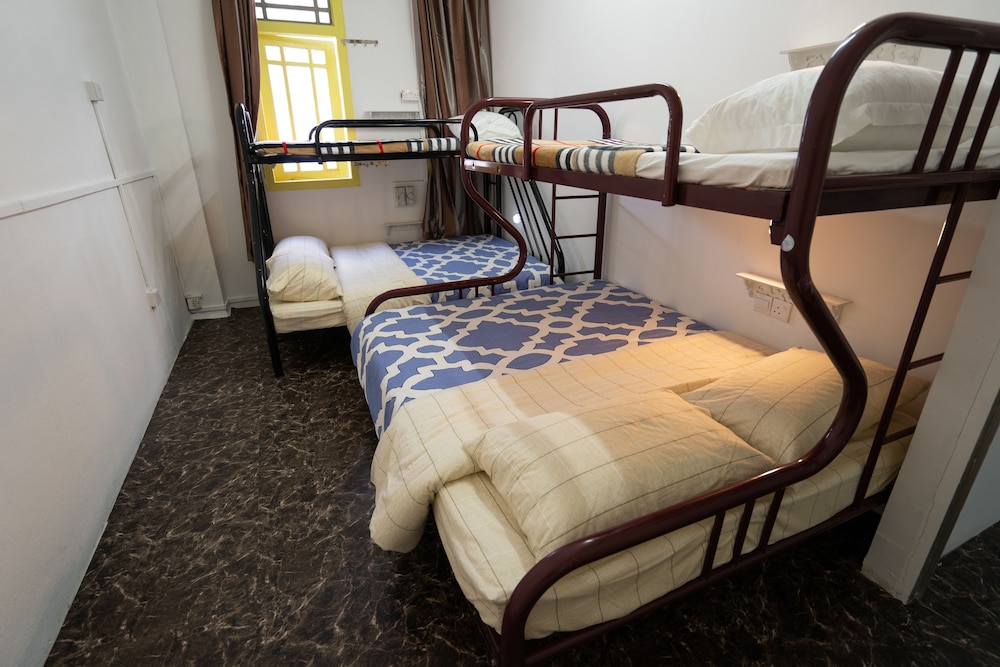 OSS Backpackers Hostel