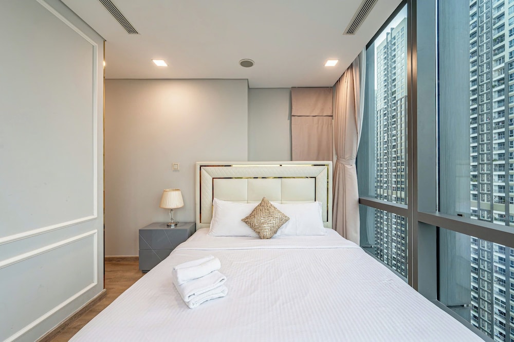 Somi Luxstay Landmark 81