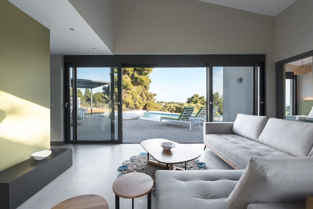 Theeta Elia Villa - Metamorfosi Halkidiki