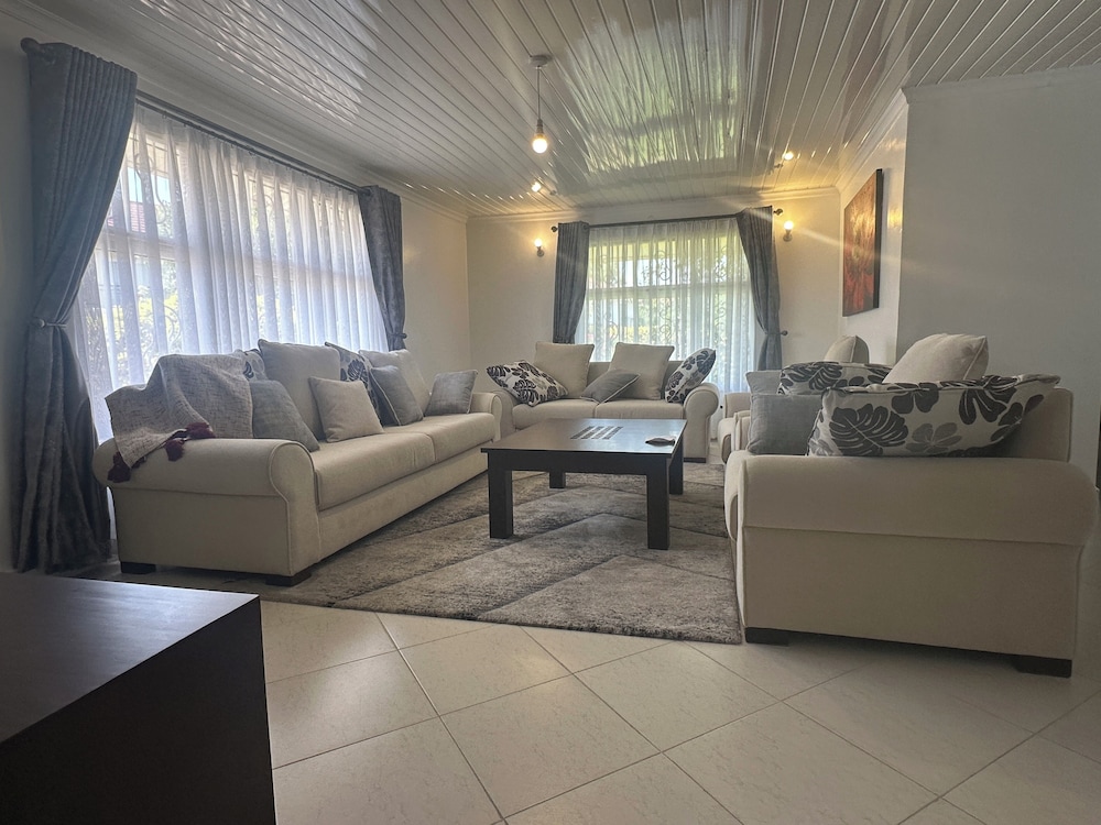 Lux Suites Greenpark Getaway Bungalows