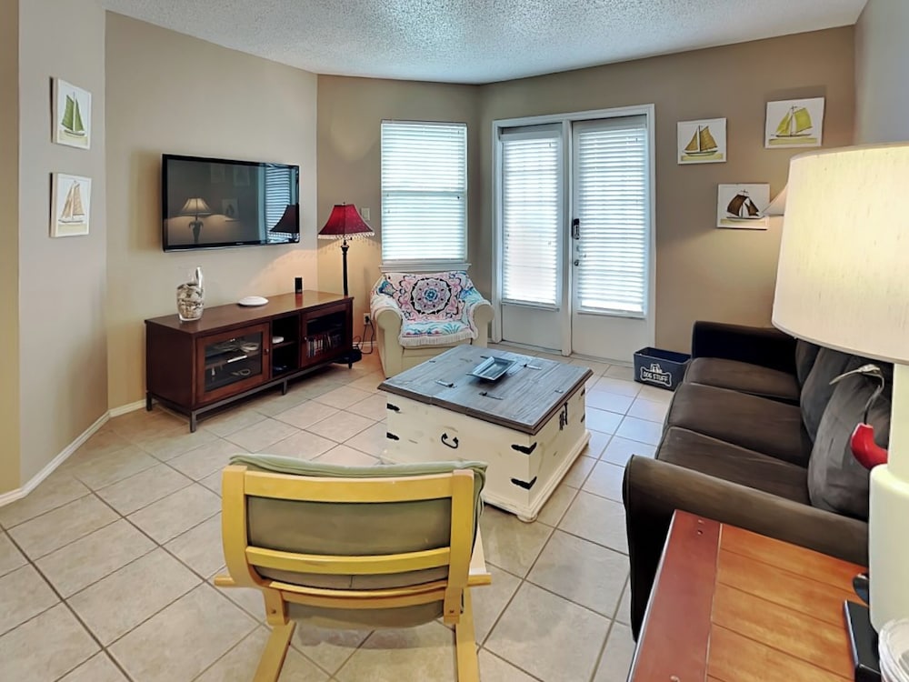 The Lazy Turtle by Silver Sands Vacation Rentals