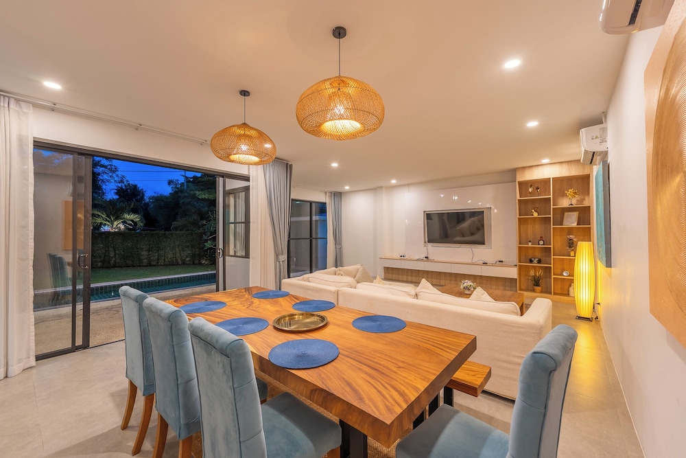 One of Phukets Best Villas V212