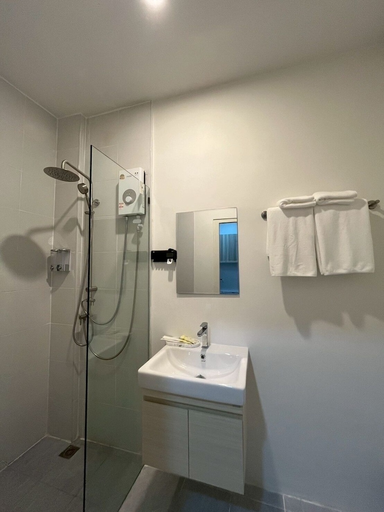 Hill Bay Suites