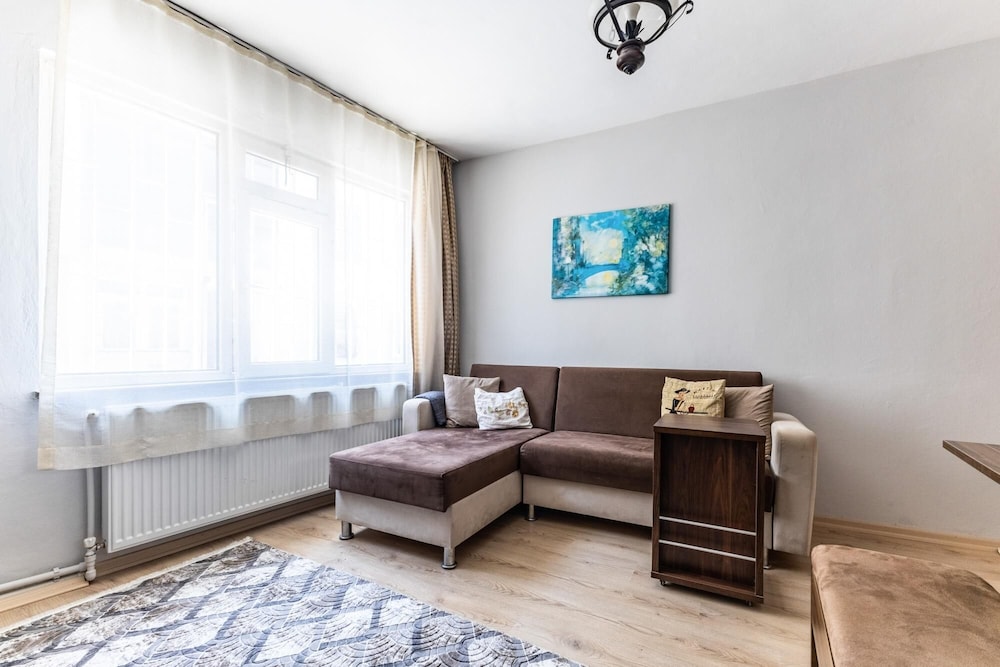 Convenient Flat 5 min to Akasya Mall Near Metro
