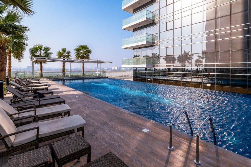 Immaculate 1BR Apartment at Carson C