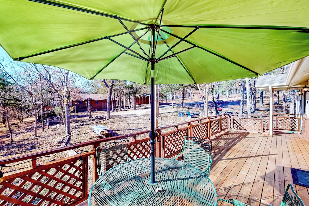 Relax at 'the Cove' Waterfront Getaway