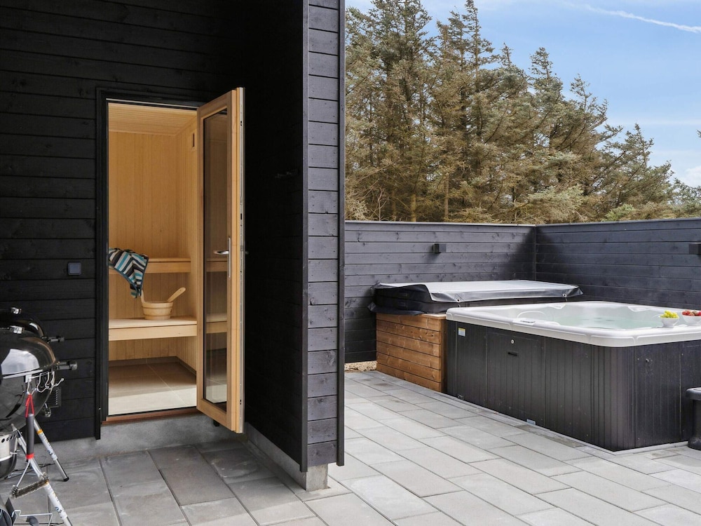 5 Star Holiday Home in Lokken