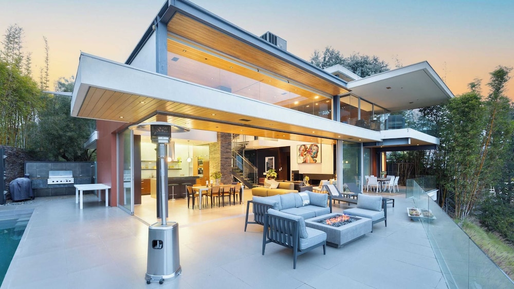 Hollywood Overlook by Avantstay Private Pool + Hot Tub Panoramic Views